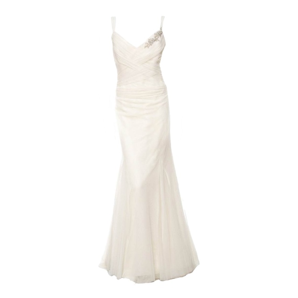 Vera Wang Ivory Silk One-of-a-kind Wedding Gown - Picture 2 of 4